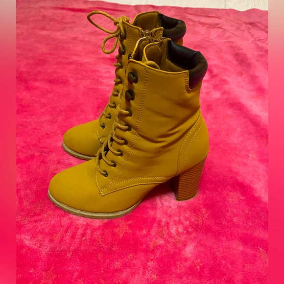 Ardene boots, size 7 - Picture 2 of 4